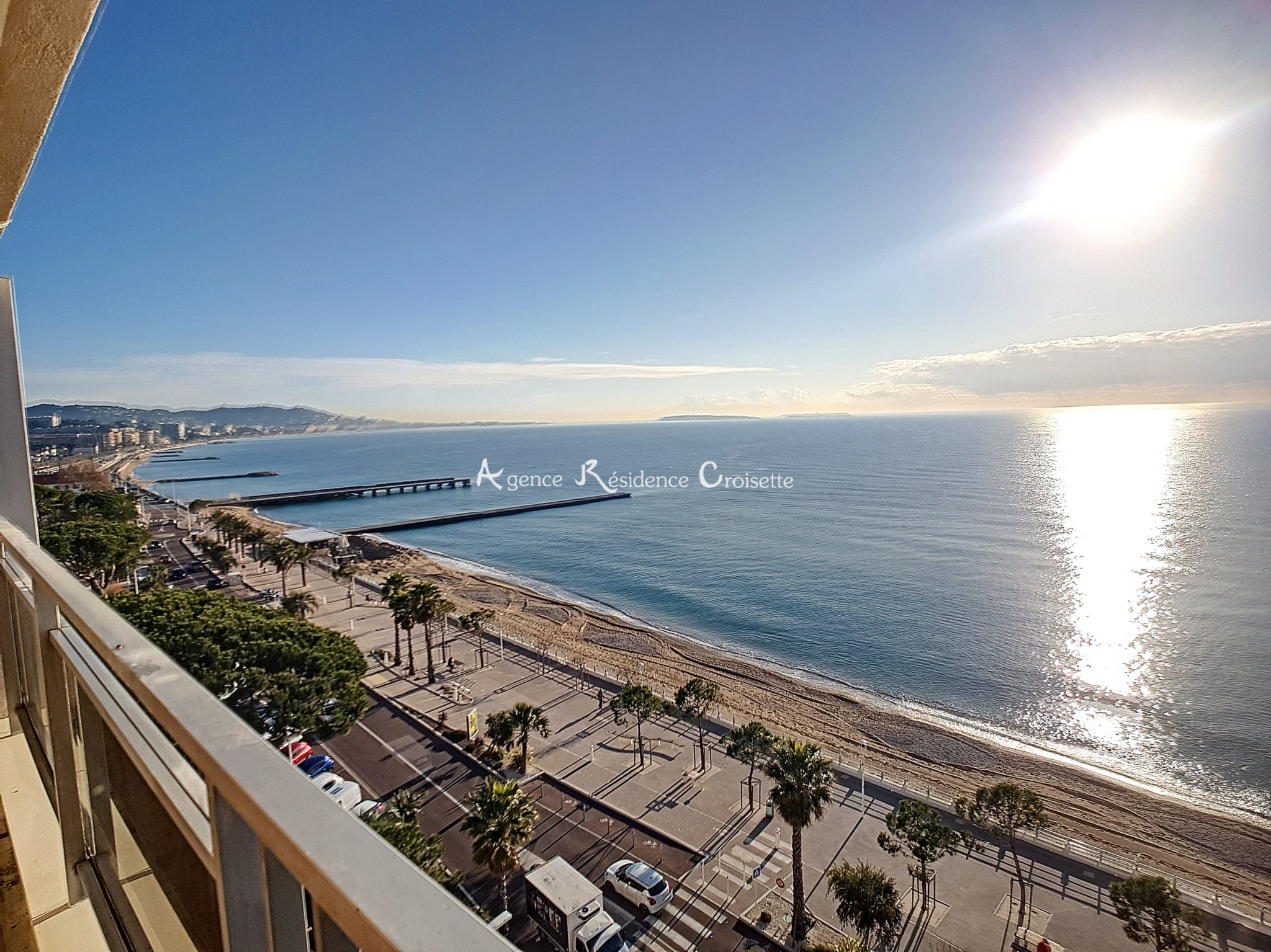sale Cannes Plage du Midi luxury seafront residence, 2 rooms high floor